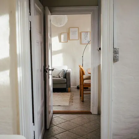 Det Gamle Hus Ved Soen *